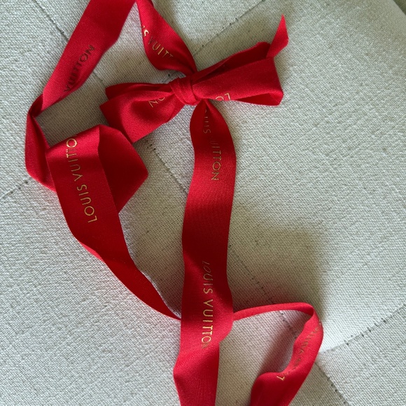 Louise Vuitton Iconic 25 mm Reversible Belt (Brand New) - Picture 8 of 14